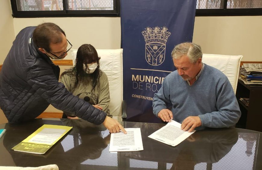 Escuela 15: Se firmó el contrato para realizar baños nuevos Escuela 15: Se firmó el contrato para realizar baños nuevos