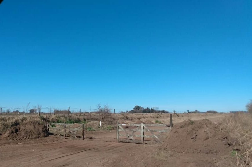 Rafael Obligado: Vecinos denuncian que «privatizaron» un camino rural con tranqueras Rafael Obligado: Vecinos denuncian que «privatizaron» un camino rural con tranqueras