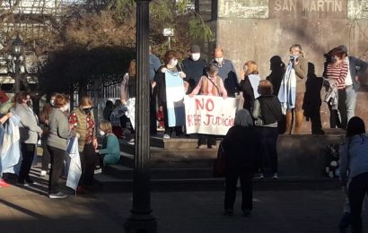 Rojas: Anticuarentenas se juntaron en la plaza violando aislamiento