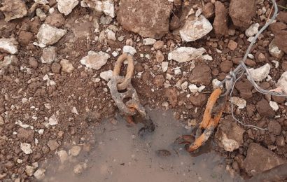 Hallan un metro de cadena que sería de las que bloquearon el Paraná en la Vuelta de Obligado