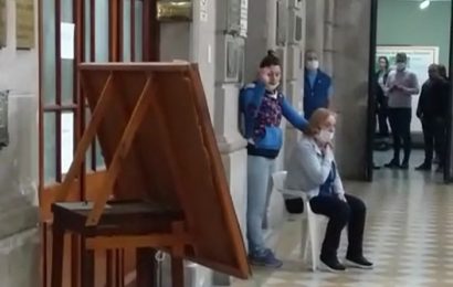 Mujer tomó a otra de rehén y reclamó ser atendida por autoridades