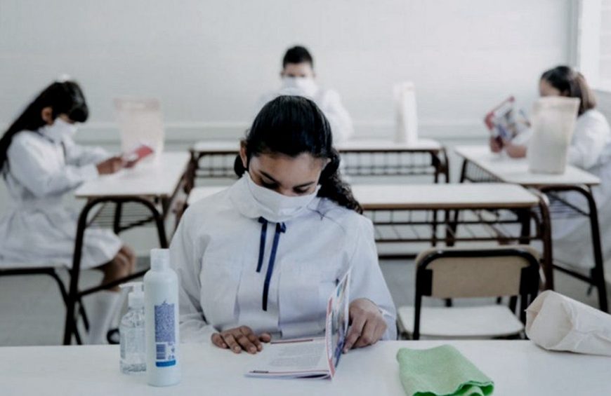 Mejoran los aprendizajes en Lengua y caen en Matemática, en un contexto de desigualdad Mejoran los aprendizajes en Lengua y caen en Matemática, en un contexto de desigualdad