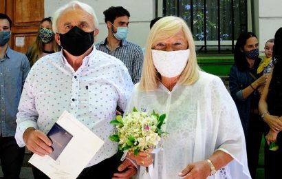 Con turnos y barbijos, volvieron los casamientos
