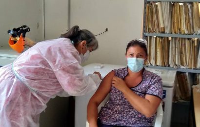 En las provincias se mantiene la disminución de contagios y el monitoreo de las variantes