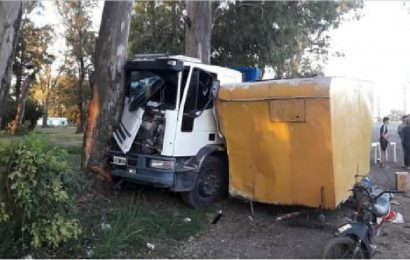 Insólito accidente: Camión embiste carrito en la Ruta 188