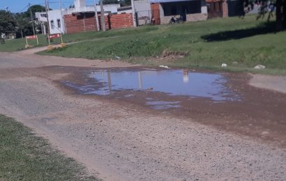 Quejas por fluidos cloacales en Avenida Trillo