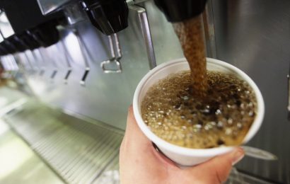 El 27% de los casos de obesidad en niños y adolescentes se deben al consumo de bebidas azucaradas