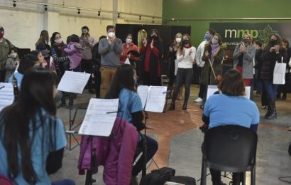 Entregan instrumentos a orquestas infantiles como fomento de la inclusión social