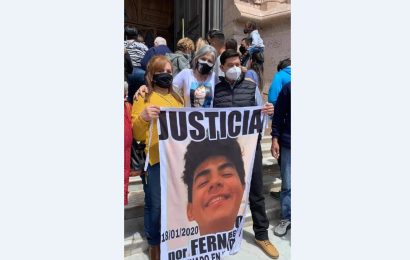 Familiares de Úrsula y de Fernando Báez Sosa, en Luján