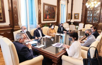 El Gobierno proyecta «formalizar» a los trabajadores de la economía social con nuevo monotributo