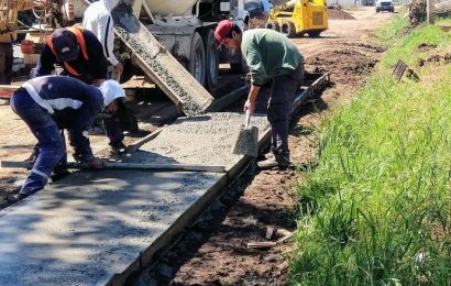 Obra de cordón cuneta en la calle Hernández
