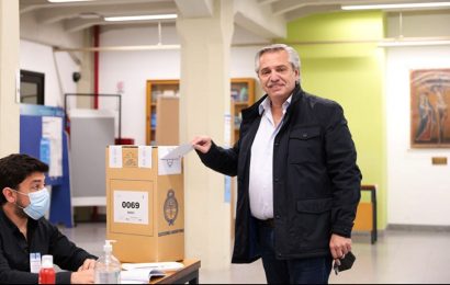 El Presidente votó y afirmó que «es importante que el pueblo se exprese con todas sus convicciones»