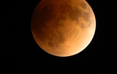 El viernes se verá el eclipse lunar más largo desde 1440 en varios continentes