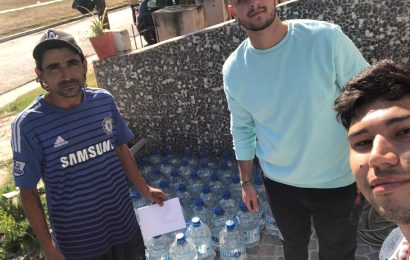 La Juventud Radical repartió bidones de agua