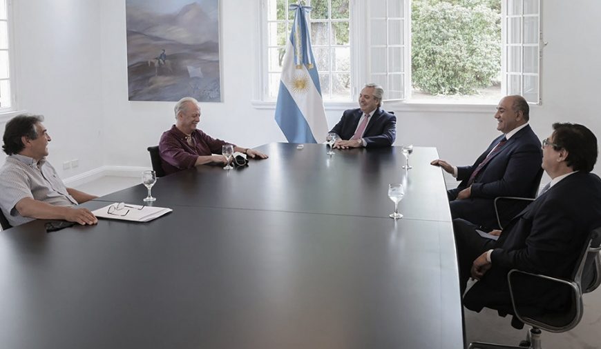 El Presidente anunció un bono de 20 mil pesos para más de 350 mil trabajadores estatales El Presidente anunció un bono de 20 mil pesos para más de 350 mil trabajadores estatales
