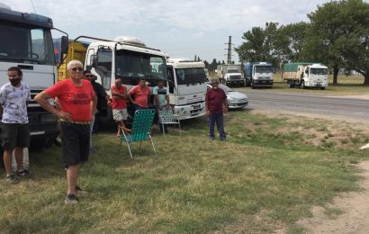 Transportistas reclaman en plantas cerealeras