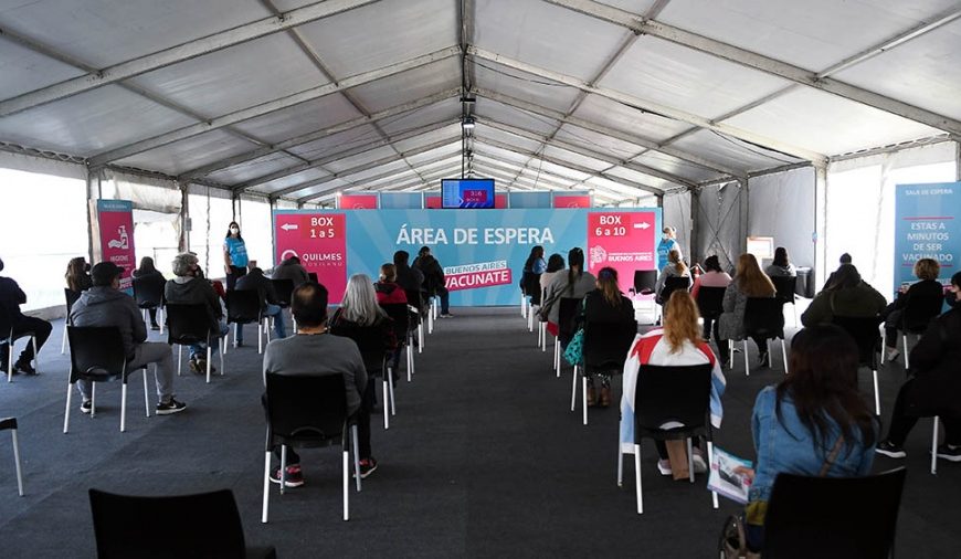 Habrá tercera dosis de vacuna libre para docentes y mayores de 50 en Buenos Aires Habrá tercera dosis de vacuna libre para docentes y mayores de 50 en Buenos Aires