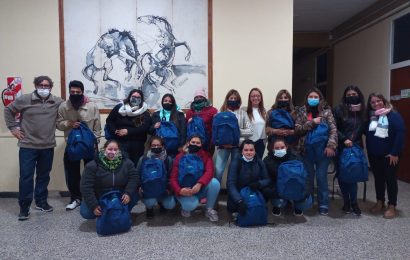 Hubo entrega de mochilas técnicas para estudiantes de enfermería