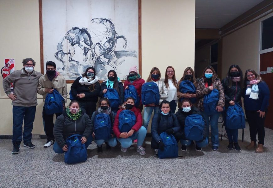 Hubo entrega de mochilas técnicas para estudiantes de enfermería Hubo entrega de mochilas técnicas para estudiantes de enfermería