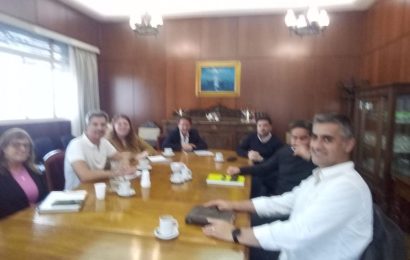 Salinas reunido con funcionarios por la vuelta del tren