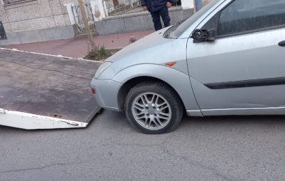 Inician remoción de autos abandonados
