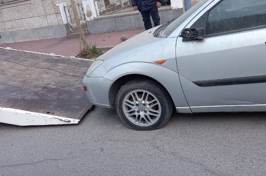 Inician remoción de autos abandonados Inician remoción de autos abandonados