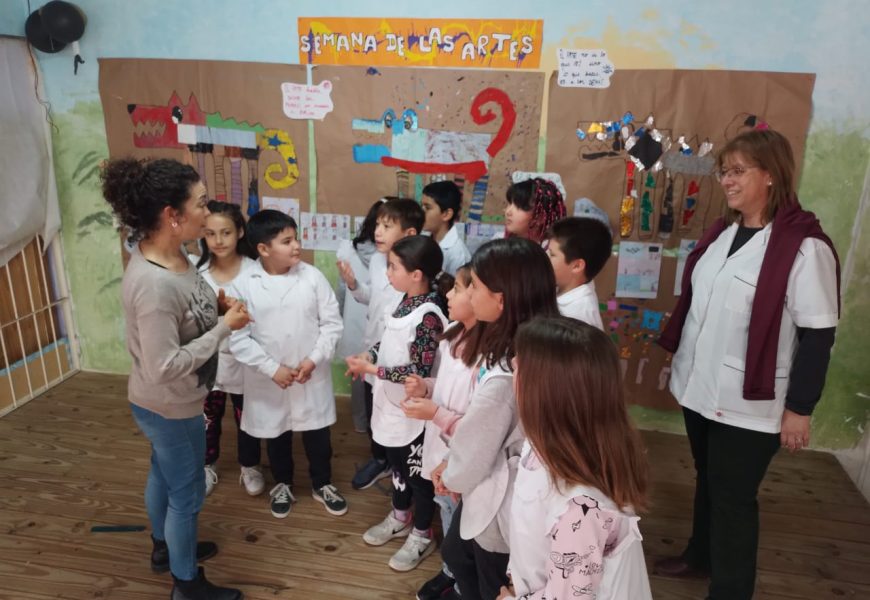 Culminó la Semana de las Artes con una recorrida en la Escuela Nº 1 Culminó la Semana de las Artes con una recorrida en la Escuela Nº 1