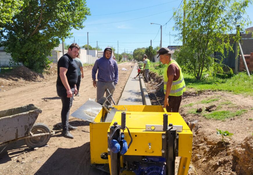 Bouvier supervisó obras en barrio España Bouvier supervisó obras en barrio España