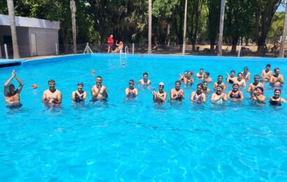 Continúan las clases de natación gratuitas