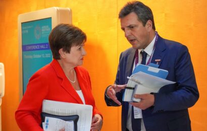 El Gobierno acordó con el FMI un cambio de metas de acumulación de reservas para 2023