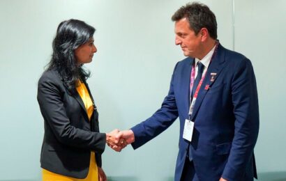 Massa negoció préstamos por casi 2.500 millones de dólares