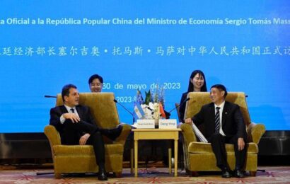 Massa acordó con firmas chinas desembolsos por casi US$ 1.000 millones que se sumarán a reservas