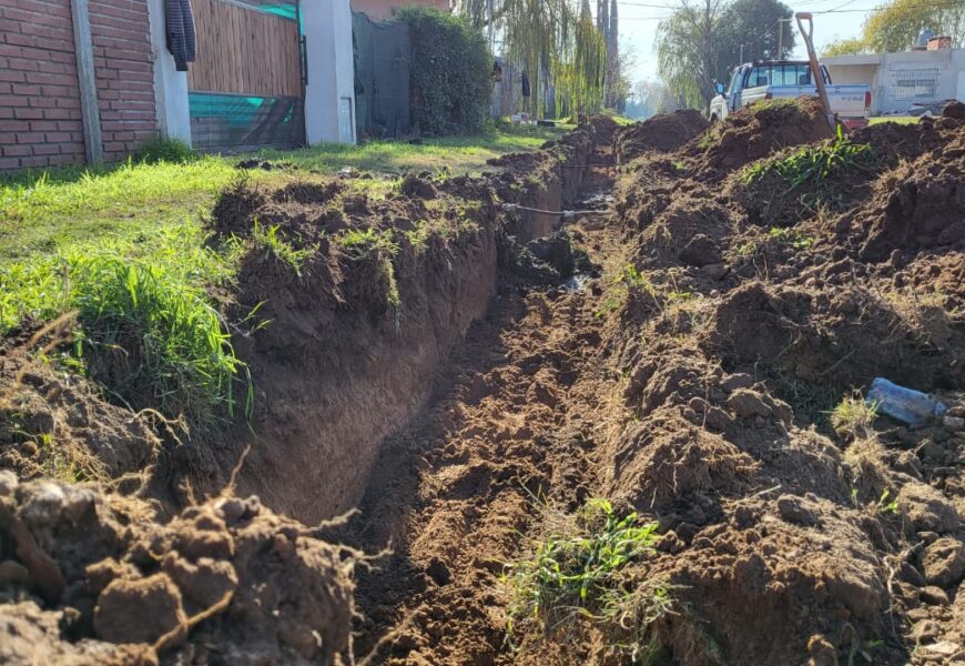 Obra de cordón cuneta en Barrio La Loma Obra de cordón cuneta en Barrio La Loma