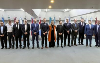 La Liga de gobernadores repudió la represión: «La democracia se construye sin violencia»