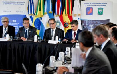 Con eje en el uso de monedas locales para el comercio regional, Massa encabezó la reunión