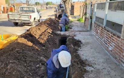 Continúan los trabajos de ampliación de la red de gas natural en un sector de Barrio La Loma en la ciudad de Rojas