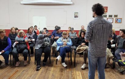 La Secretaría Municipal de Producción se reunió con emprendedores y feriantes del distrito