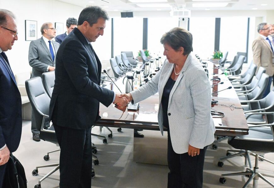 «En 48 horas anunciaremos medidas que compensarán y recuperarán el poder adquisitivo» «En 48 horas anunciaremos medidas que compensarán y recuperarán el poder adquisitivo»