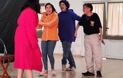 El Programa Envión presentó la obra teatral «El Casamiento»