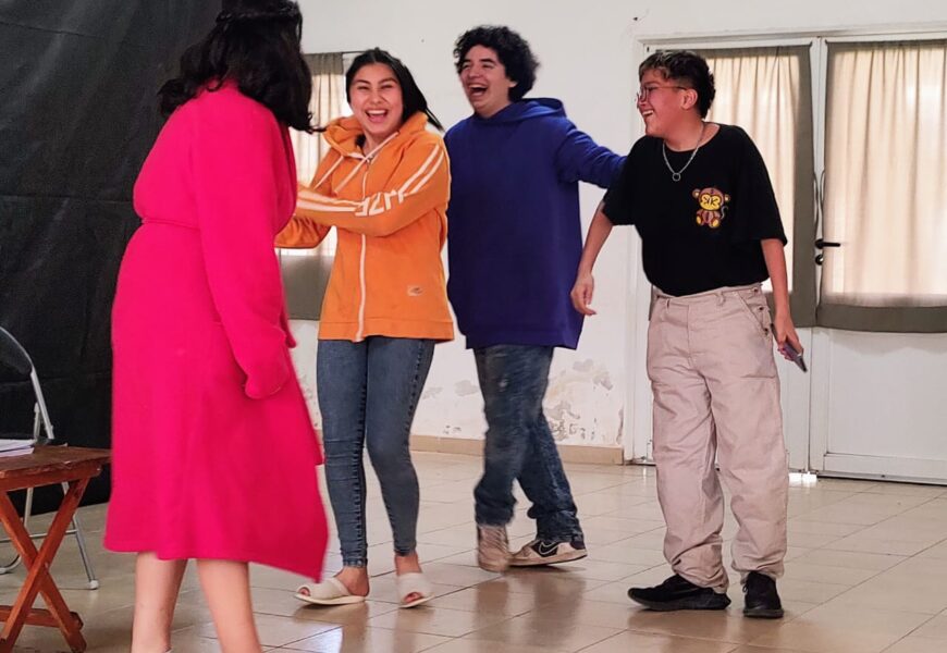 El Programa Envión presentó la obra teatral «El Casamiento» El Programa Envión presentó la obra teatral «El Casamiento»