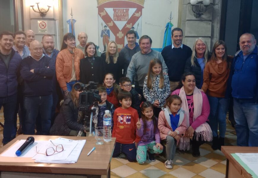 Escuela Nº 5: Estudiantes de Los Indios presentan proyecto para nominar las calles Escuela Nº 5: Estudiantes de Los Indios presentan proyecto para nominar las calles