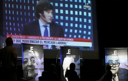 Con la dolarización se perdería un 90% de poder adquitivo: «El resultado es desastroso» Con la dolarización se perdería un 90% de poder adquitivo: «El resultado es desastroso»
