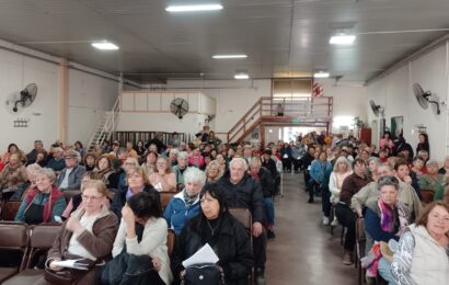 Entregaron tablets a la tercera edad