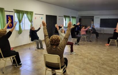 Taller de actividad física en el Centro Cultural de Barrio Santa Rita
