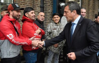 Massa analizó con trabajadores de plataformas de delivery medidas para el sector