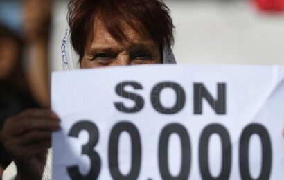 Masivo repudio a Milei por negar a los 30.000 desaparecidos