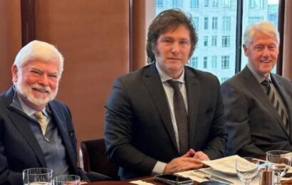 Milei visitó un sitio religioso en Nueva York y almorzó con el expresidente Bill Clinton