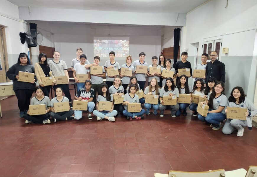 Conectar Igualdad: Entregaron 33 computadoras en la Secundaria Nº 1 Conectar Igualdad: Entregaron 33 computadoras en la Secundaria Nº 1