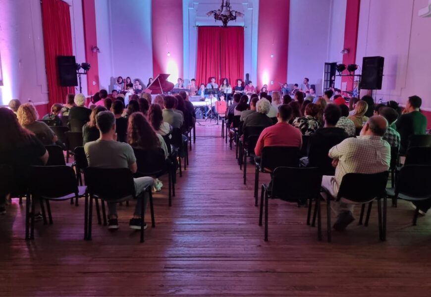 El Conservatorio Municipal de Música realizó su tradicional audición de fin de año El Conservatorio Municipal de Música realizó su tradicional audición de fin de año
