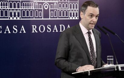El Gobierno analiza la posibilidad de descontar el día a estatales que adhieran al paro